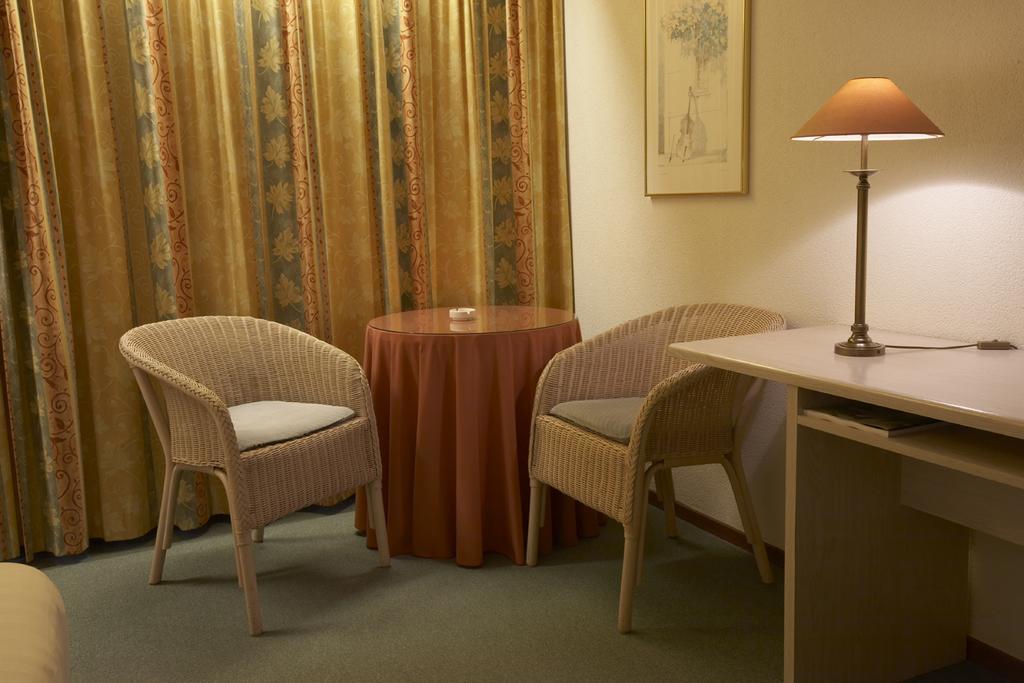 Hotel Heer Hugo Heerhugowaard Oda fotoğraf